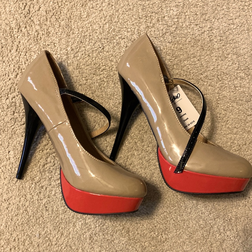 Paisley and blush colored heels with black strap